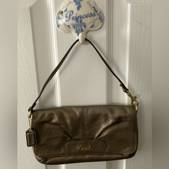 Coach - Picture 1 of 8